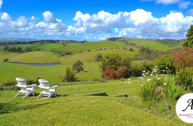 Arnold House - Beautiful Country Retreat - The Clementine Suite.