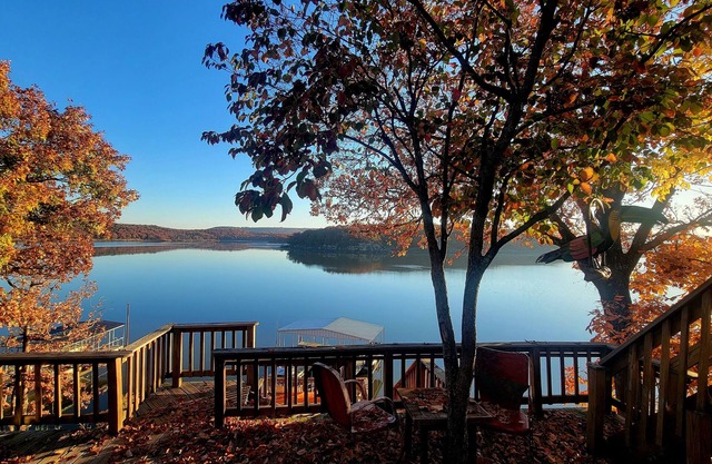 Arrowhead Lake House, Lake Eufaula lakefront home with private boat dock