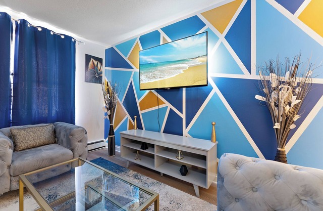 Art, Eats, & Cozy Sheets in NE
