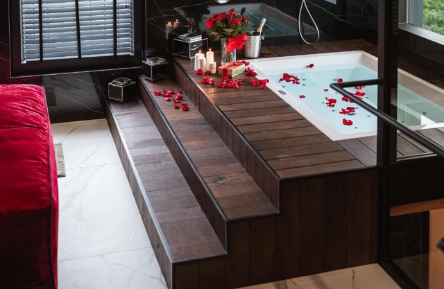 Art Penthouse with Jacuzzi - Krakow Center