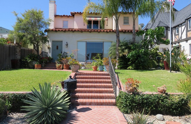 Artist Home in Coronado Village Includes cleaning!