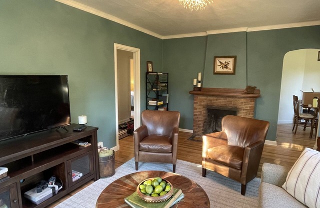 Artistically Designed Home near Fairgrounds and U of O