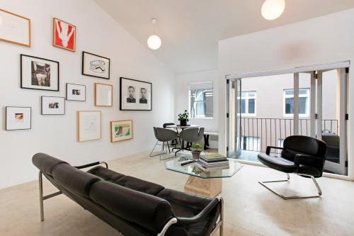 Artists Retreat in the Heart of the City 1 BR BA