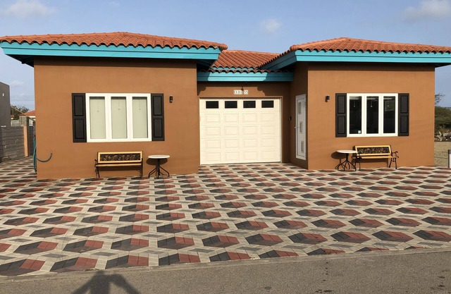 Aruba 2-bedroom duplex for rent. 4 minutes to Eagle Beach and close to shopping.