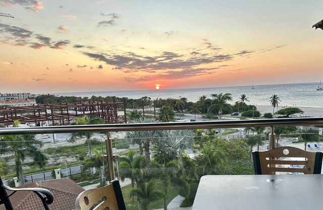 Aruba Eagle Beachfront Oceania Resort 3bd3ba Penthouse w/private rooftop terrace