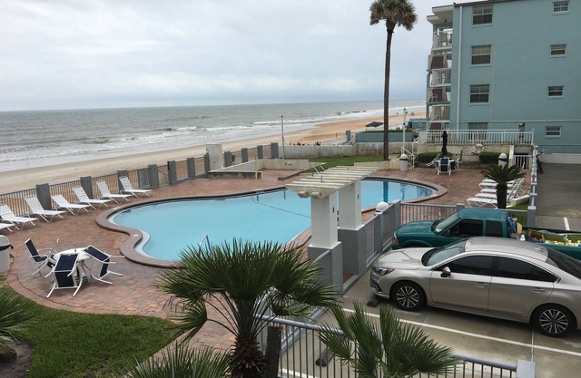 Arya Blu Inn & Suites