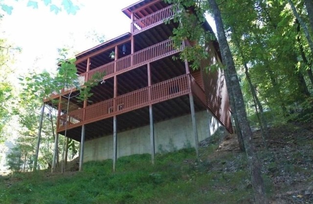 AS SEEN ON HGTV LOG CABIN LIVING USD150.00 GAME ROOM