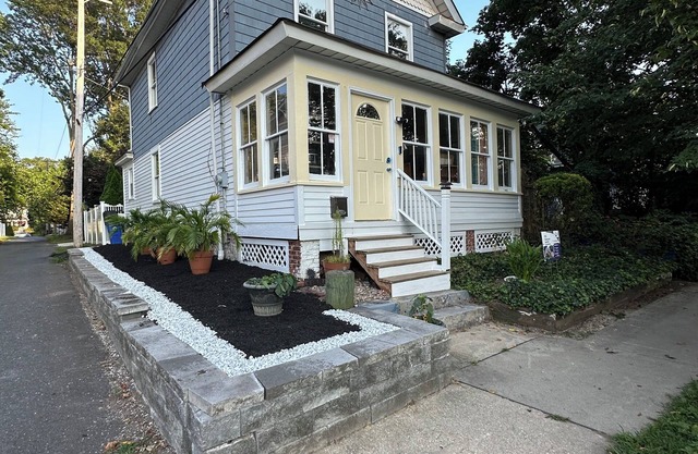 Asbury Park Fun in the Sun! Wonderful pet friendly house with historic charm.
