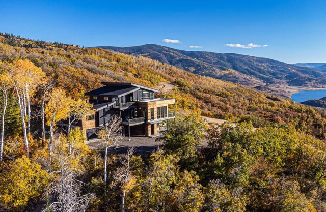 Ask About Monthly Rates for Our Dog Friendly Unit! Panoramic Views, 7 Mi to Resort, Decks-Gym-Garage