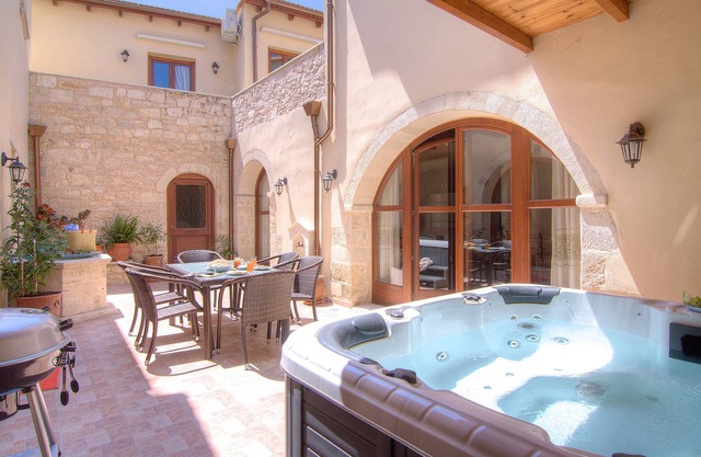 Askoutsi Manor, a Natural Tranquil Retreat! With jacuzzi terrace!