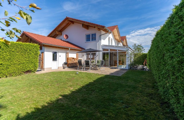 Astara- complete house in prime location with private garden