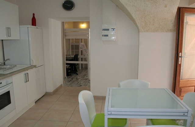 At the edge of the river Drôme, in Saillans, lodging beaumiroir in rdc, 2 to 4 people