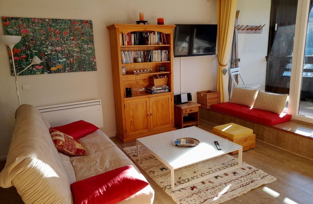 AT THE FOOT OF SLOPES BEAUTIFUL and BIG T3 55 m2 WIFI BALCONY SOUTH TOILET AND SDB SEPARATED