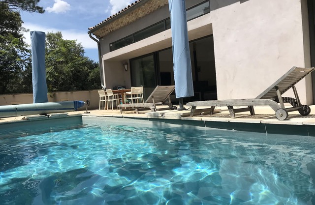 At the top of the village, magnificent view of Mt Ventoux, private heated swimming pool