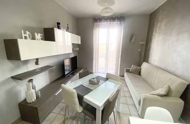 At your home: charming one-bedroom apartment