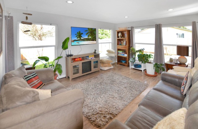Atargatis "the first mermaid"; an updated & spacious home, close to everything!