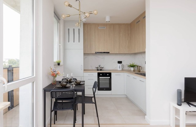 Ateńska 6 | Spacious Apartment | Desk