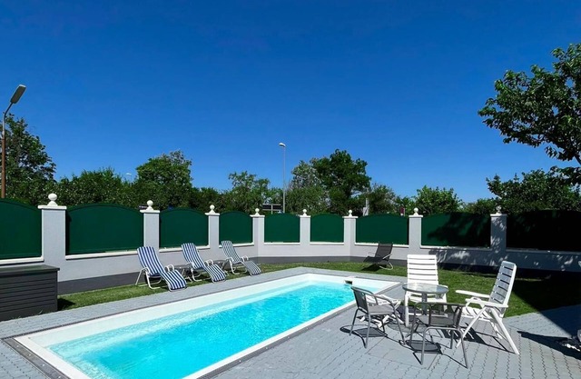 Atemberaubendes Apartment mit Pool