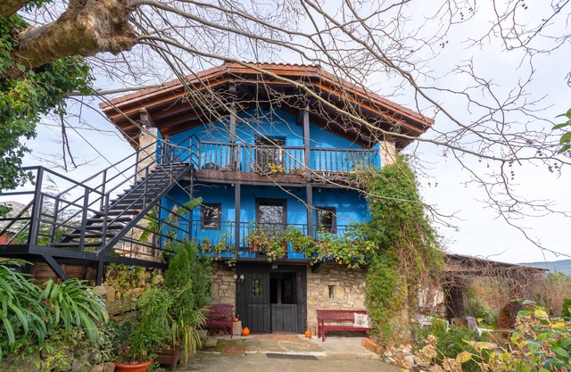 ATERPEA space in AMALOKA HOLIDAY HOME, Garden, Barbecue, Swimming pool, 12 guests.