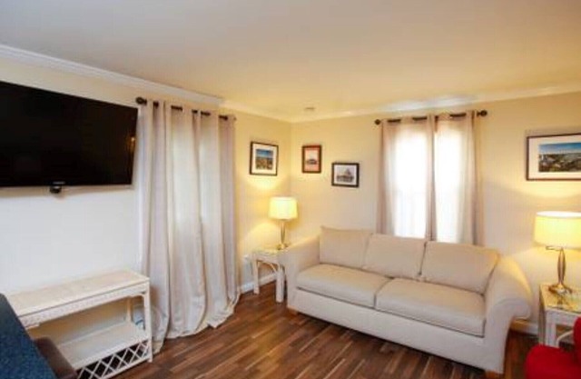 “Athens of America,” Annapolis Apartment One B