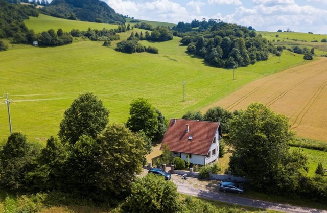 Atmospheric villa in nature, (14 p.), Fireplace, 2 saunas, wifi, large garden