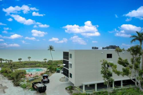Atrium #201