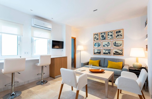 Attractive apartment near Cathedral. Don Remondo