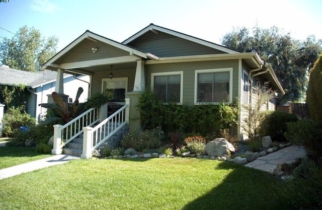 Attractive Craftsman Close to Downtown and Beaches