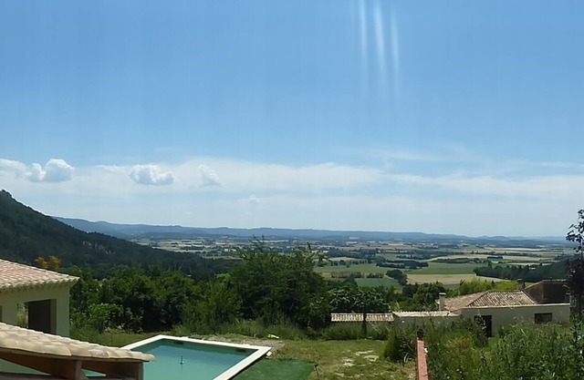 Atypical house with 6 bedrooms and 5 bathrooms near the Saou forest