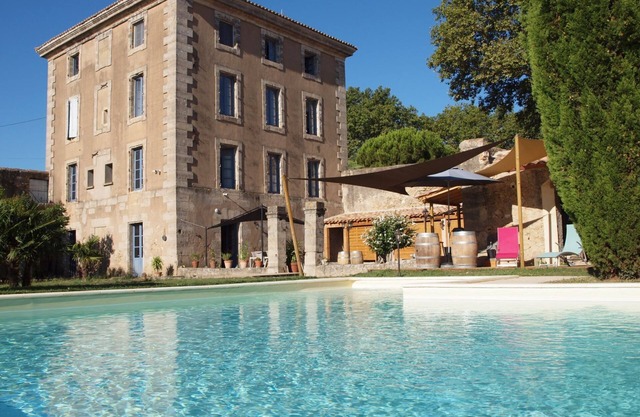"Au fil de l'Aude", fully-equipped gîte for 4 to 6 people; plus swimming pool, spa.