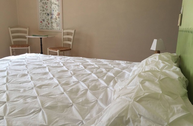 Au Pied Du Ventoux * Room