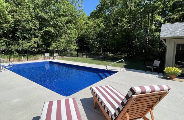 Aug 3 nt min10 Priv acres trails Heated Pool Pickle Ball Ping Pong FirePit