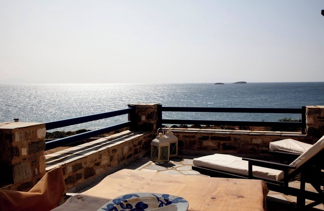 AURA PAROS