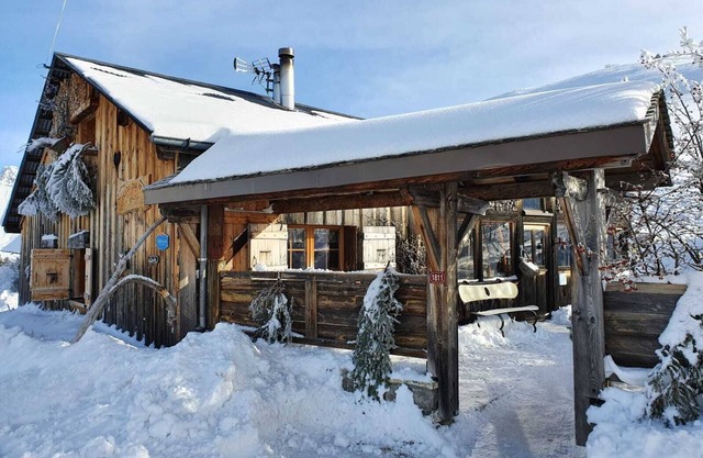 Authentic alpine chalet in Praz de lys sommand at 1500m on the ski slopes