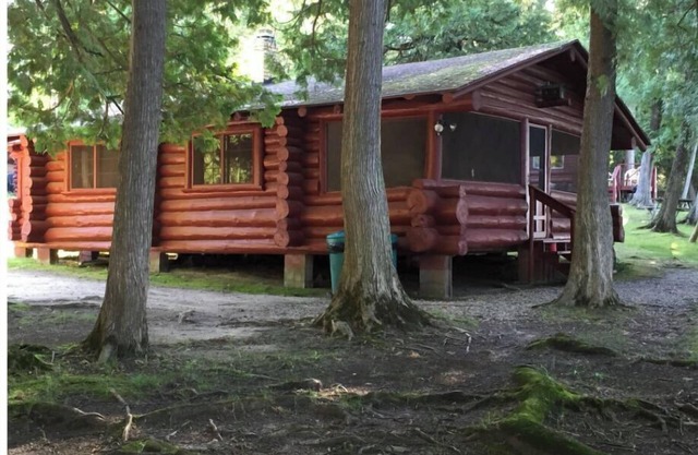 Authentic Log Cabin Pet Friendly Island Lake Northshore Bay Resort
