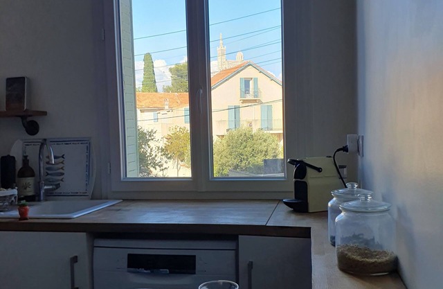 Authentic, spacious T2 apartment in the heart of the Endoume-Bompard district!🌞