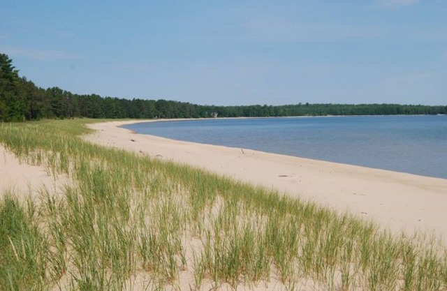 AuTrain Beach House on the Sandy Shores of Lk Superior! Min from Pictured Rocks!