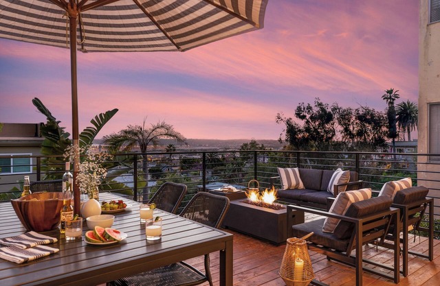 Avalon III by AvantStay | Mins to Gaslamp, Zoo & Airport | Beautiful Deck w/BBQ