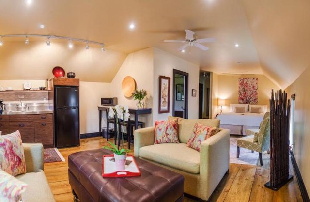 Avery House B&B