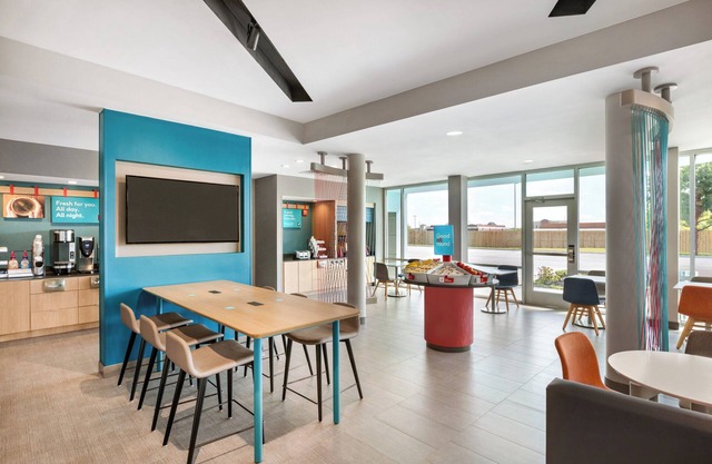 avid hotel Byron Warner Robins by IHG