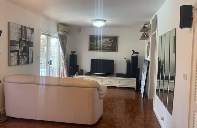 Away without Leaving- Cheerful one Bedroom with view to lane cove river