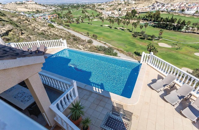 Awesome home in Ciudad Quesada-Rojales