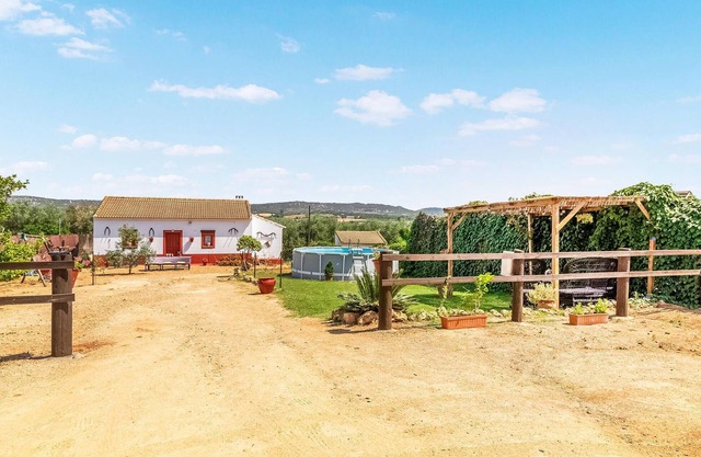 Awesome home in La Puebla los Infantes