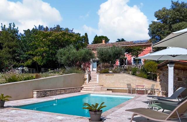 Awesome home in Rochefort du gard