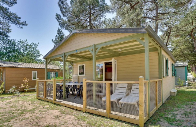 Awesome home in La Faute-sur-Mer