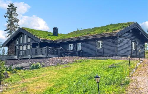 Awesome Home In Østby