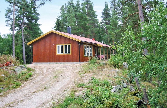 Awesome home in ånimskog with kitchen