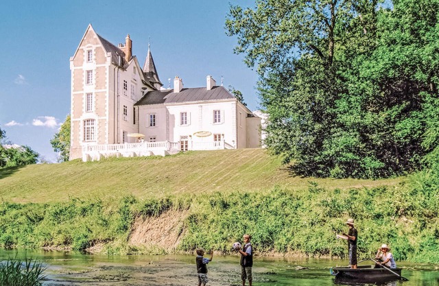 Awesome home in Ardentes