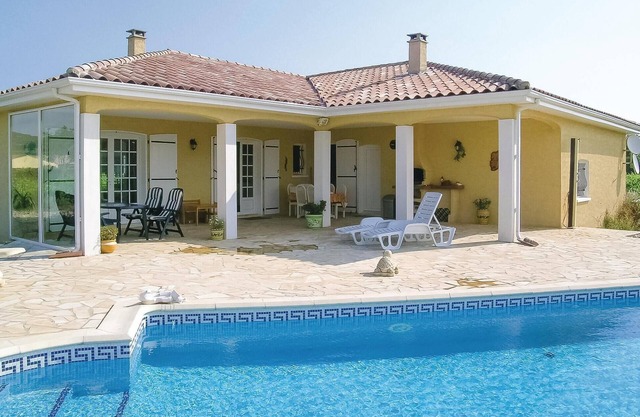 Awesome home in Argeliers with WiFi