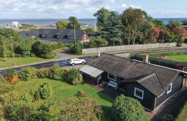 Awesome home in Augustenborg with WiFi